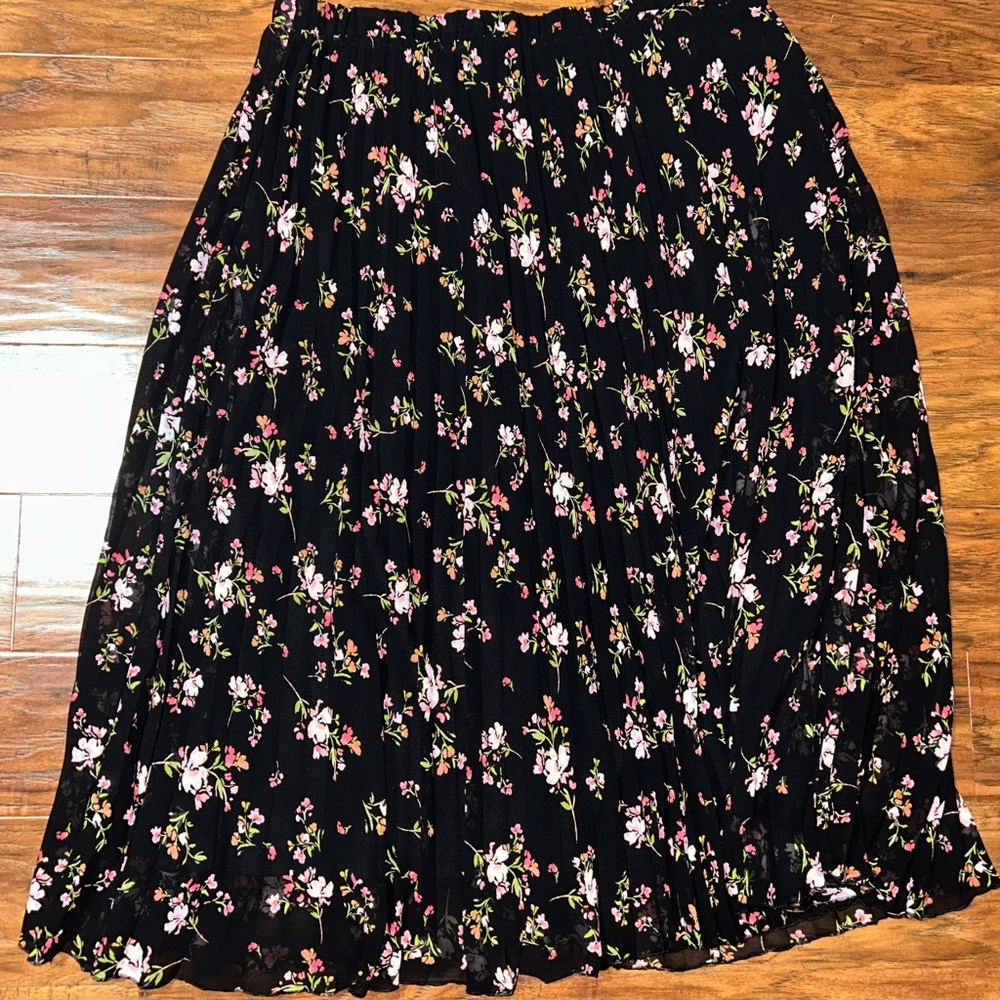 Vince Camuto Black Floral A-Line Skirt